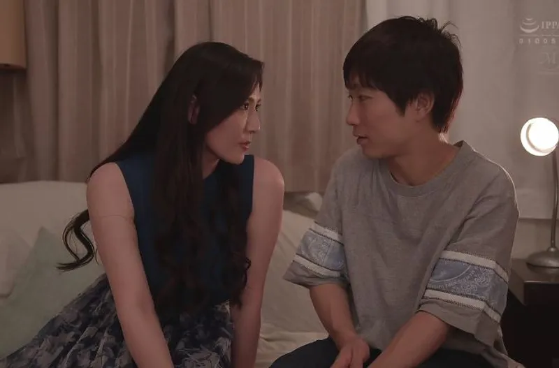 Gã chồng lạnh nhạt, cô vợ uống rượu rồi địt nhau với cậu sinh viên trẻ